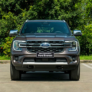 Giá xe Ford Titanium 7 Chỗ